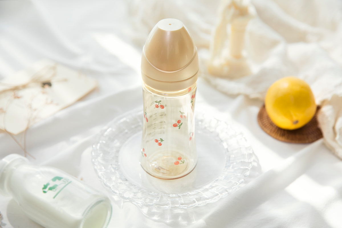 Newborn Baby Feeding Bottle (200 ml / 300 ml)